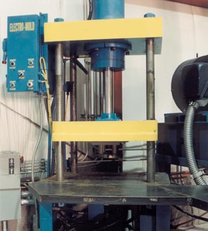 COMPRESSION MOLDING PRESS STATION